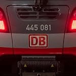 Die typisch rote Farbe der Regionalzüge wird auf einer Strecke Pegnitztal vorerst nicht mehr zu sehen sein. (Symbolbild) / Foto: Peter Kneffel/dpa