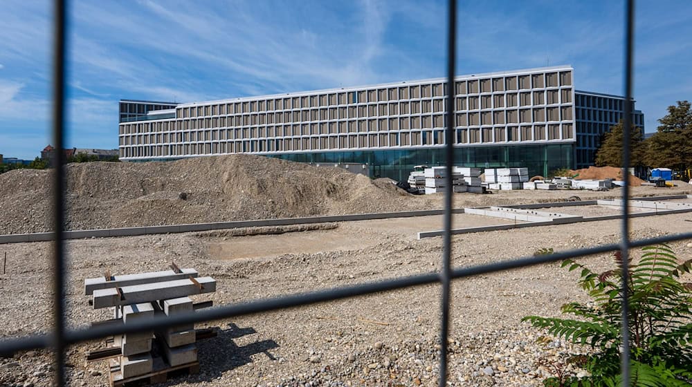 Teurer als geplant, wie so vieles: das neue Strafjustizzentrum in München. (Archivbild) / Foto: Peter Kneffel/dpa