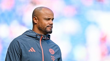 Macht sich bei Rotation keine Sorgen: Trainer Kompany. / Foto: Uwe Anspach/dpa