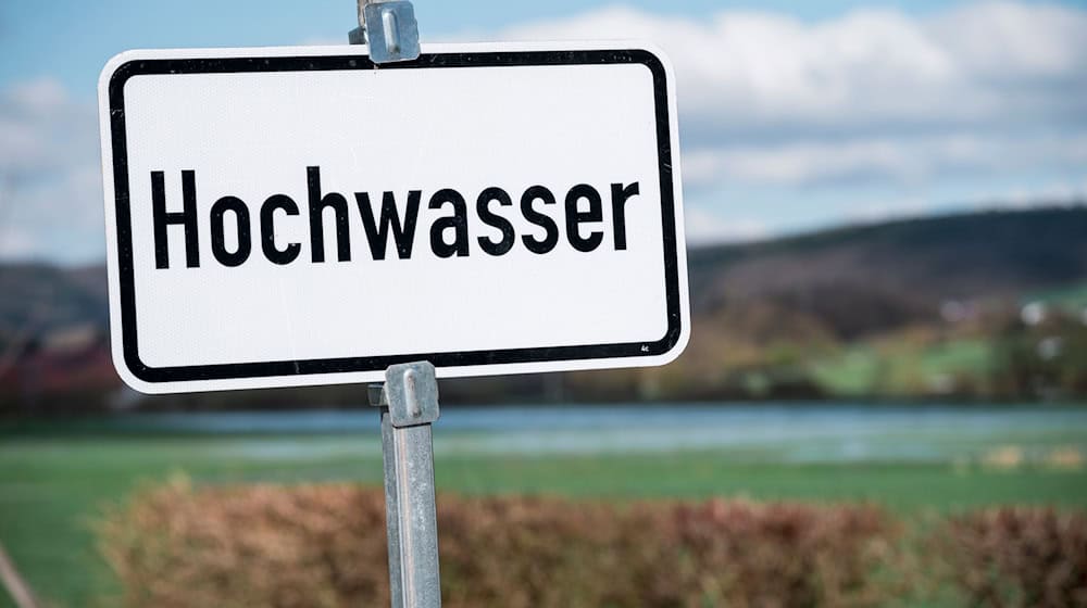 Wegen der ausgiebigen Regenfälle zum Wochenstart sind in Bayern Überschwemmungen nicht ausgeschlossen. (Symbolbild) / Foto: Daniel Vogl/dpa