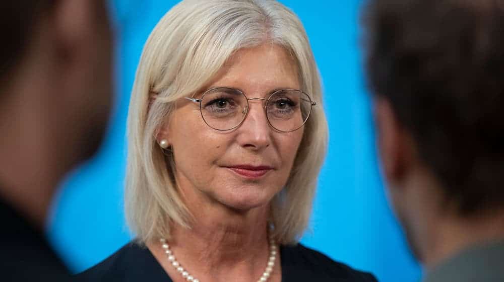 Die Vorsitzende der Frauen-Union in der CSU, Ulrike Scharf, wagt einen neuen Ansatz für eine Frauenquote in der CSU. Ob sie davon auch Parteichef Söder überzeugen kann, ist aber alles andere als sicher. (Archivbild)  / Foto: Peter Kneffel/dpa