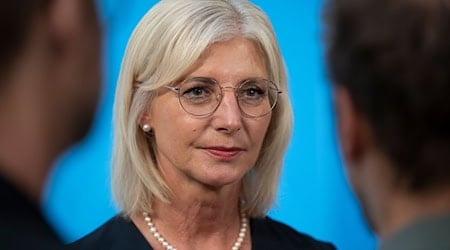 Die Vorsitzende der Frauen-Union in der CSU, Ulrike Scharf, wagt einen neuen Ansatz für eine Frauenquote in der CSU. Ob sie davon auch Parteichef Söder überzeugen kann, ist aber alles andere als sicher. (Archivbild)  / Foto: Peter Kneffel/dpa