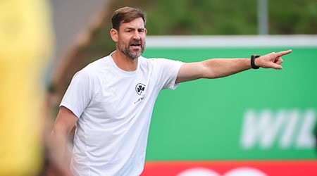 Thomas Kleine hat mit seinem Team eine gute Trainingswoche hinter sich. (Archivfoto) / Foto: Daniel Karmann/dpa