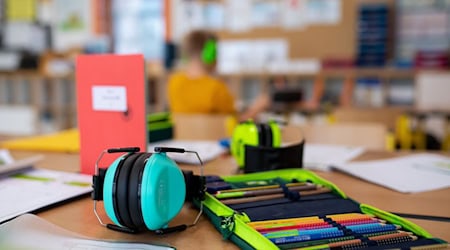 Bayerns Schulen weisen seit Jahren auf den Lehrermangel hin. (Symbolbild) / Foto: Sven Hoppe/dpa
