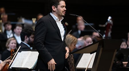 Lahav Shani wurde von einem Festival in Belgien ausgeladen. (Archivbild) / Foto: Sven Hoppe/dpa