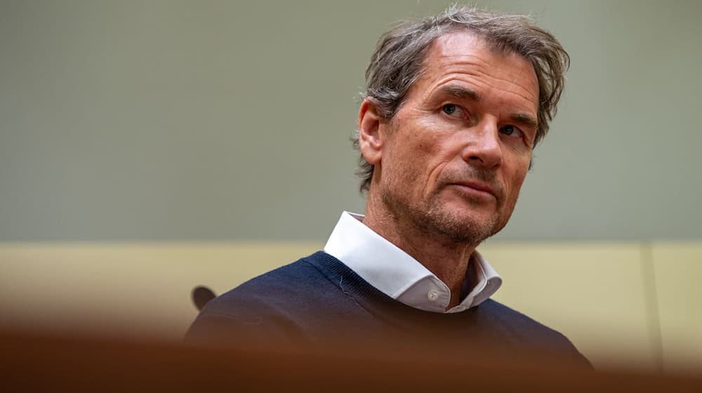 Der frühere Nationalspieler Jens Lehmann will laut einem Medienbericht bei 1860 München einsteigen. / Foto: Leonie Asendorpf/dpa