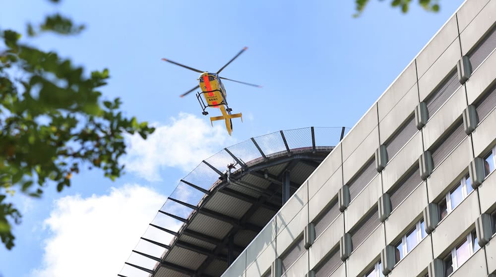 Bei dem Unfall kam ein Mann ums Leben, auch zwei Rettungshubschrauber waren im Einsatz. (Symbolbild) / Foto: Karl-Josef Hildenbrand/dpa