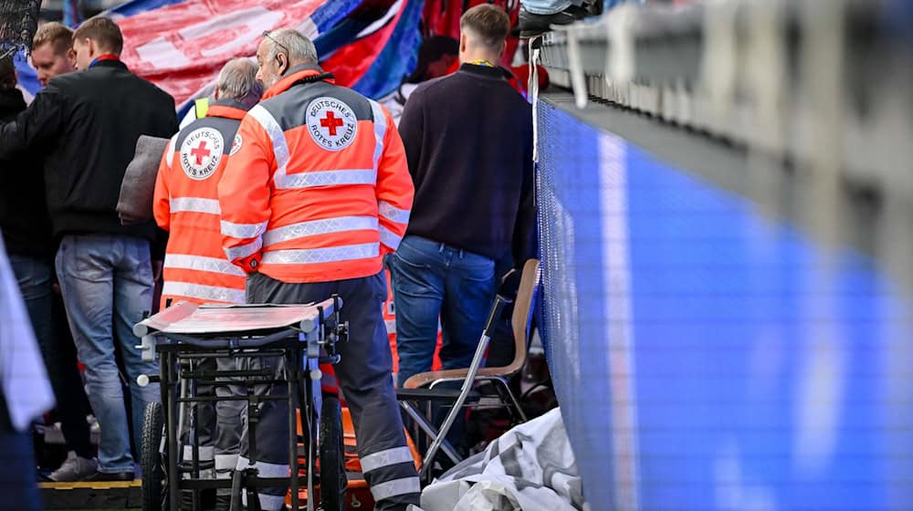 Das Spiel in Heidenheim wird von einem medizinischen Notfall überschattet. / Foto: Harry Langer/dpa