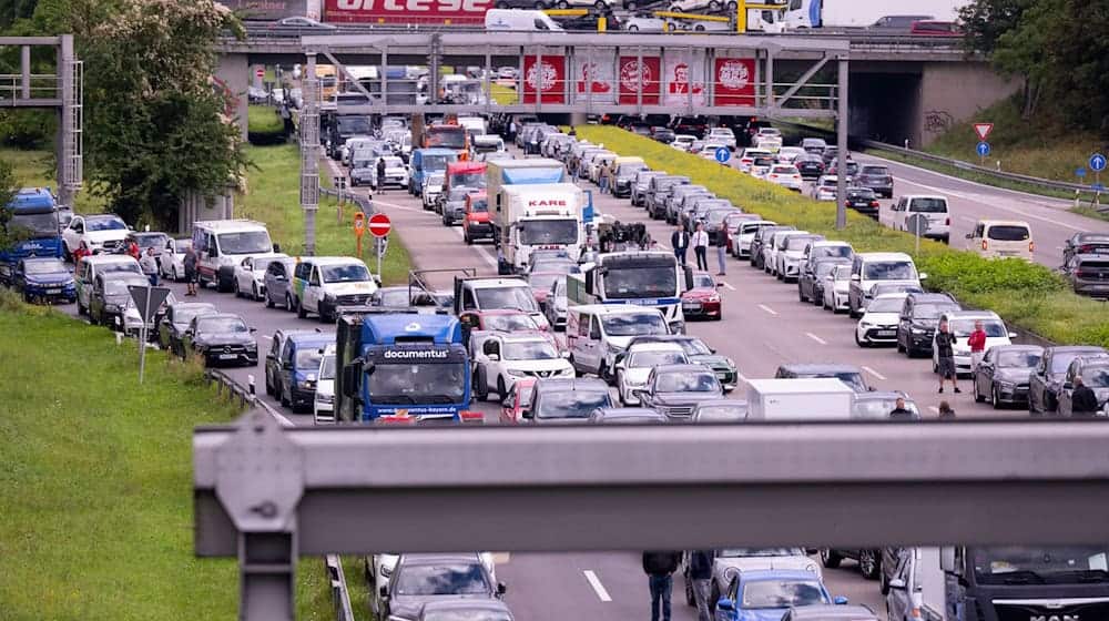 Lange Staus bildeten sich während der bayerischen Sommerferien auch heuer wieder (Symbolbild). / Foto: Sven Hoppe/dpa