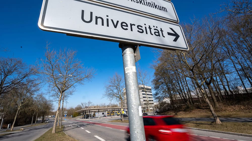 Die Zahl der angehenden Ärzte, die über die Landarztquote in Bayern einen Studienplatz erhielten, hat einen neuen Höchststand erreicht. (Symbolbild) / Foto: Armin Weigel/dpa