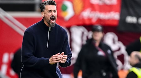 Sandro Wagner verlor mit dem FCA zum vierten Mal in Serie. / Foto: Harry Langer/dpa