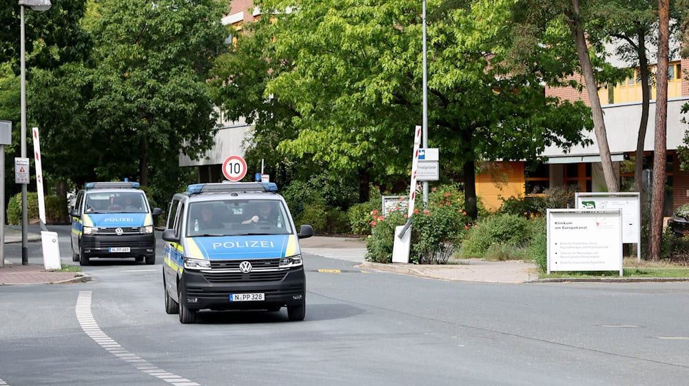 Am Morgen wurde der Mann zurück in die Psychiatrie gebracht. / Foto: Daniel Löb/dpa
