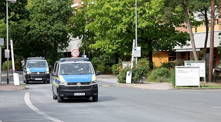 Am Morgen wurde der Mann zurück in die Psychiatrie gebracht. / Foto: Daniel Löb/dpa