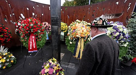 Das Attentat war der schwerste rechtsterroristische Anschlag in der bundesdeutschen Geschichte.  / Foto: Felix Hörhager/dpa