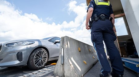 Seit dem 8. Mai weist die Bundespolizei an Bayerns Grenzen Asylsuchende in Einzelfällen zurück. (Archivbild) / Foto: Pia Bayer/dpa
