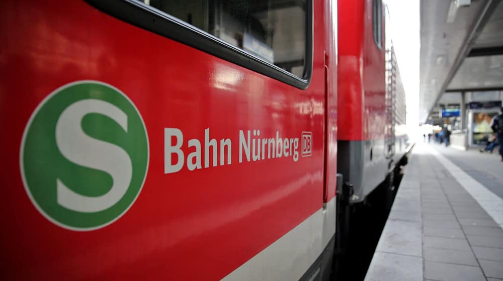 Ausgerechnet zum Schulstart meldet die S-Bahn Probleme. (Symbolbild) / Foto: Daniel Karmann/dpa