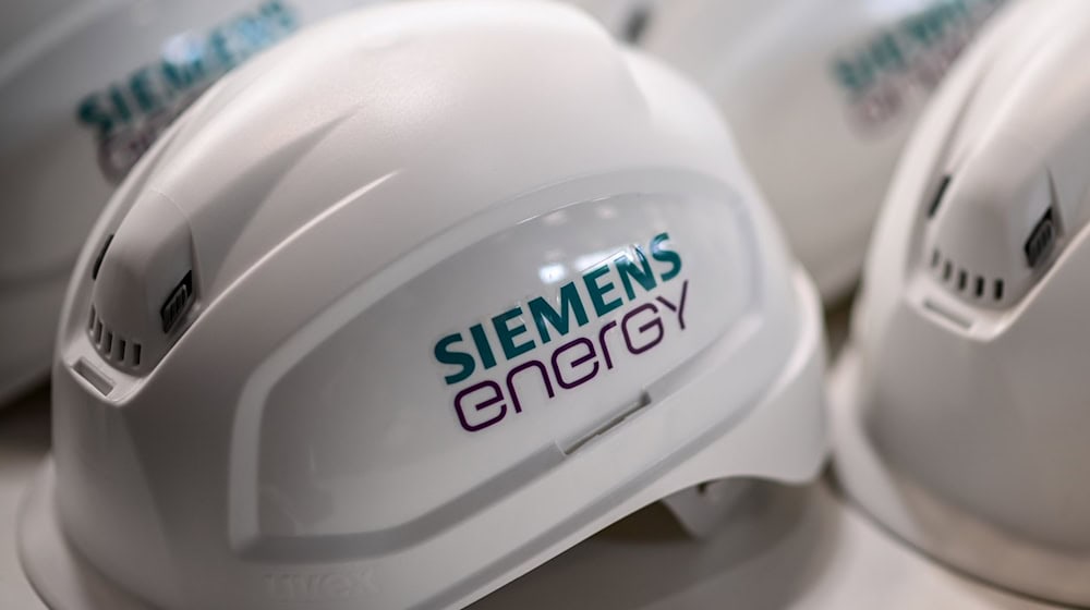 Der Münchner Energietechnikkonzern Siemens Energy schafft in seinem Transformatorenwerk in Nürnberg 350 neue Arbeitsplätze. (Archivbild) / Foto: Britta Pedersen/dpa