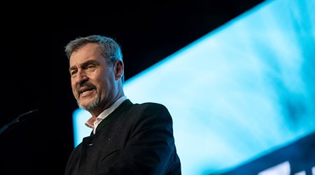 CSU-Chef Söder meint: «Ohne Auto droht ein Kollaps.» / Foto: Fabian Strauch/dpa