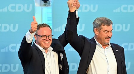 Mario Voigt und Markus Söder frotzeln über ein Bratwurst-Wettessen. (Archiv) / Foto: Martin Schutt/dpa