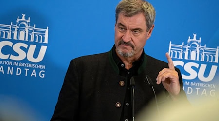 CSU-Chef Söder stellt sich erneut demonstrativ an die Seite Israels.  / Foto: Pia Bayer/dpa