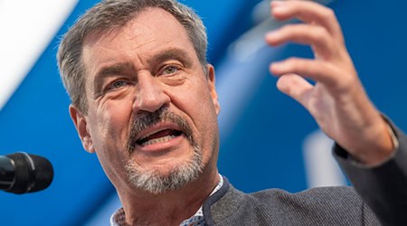 Eindringlich warnte CSU-Chef Söder seine Zuhörer vor der AfD.  / Foto: Peter Kneffel/dpa