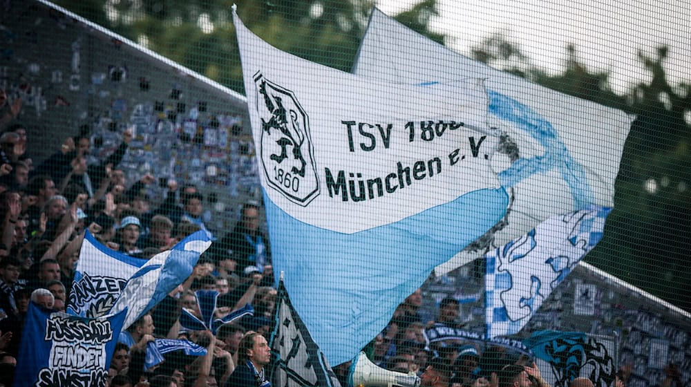 Die 1860-Fans konnten gegen Havelse ganz spät jubeln. (Archivfoto) / Foto: Christoph Reichwein/dpa