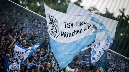 Die 1860-Fans konnten gegen Havelse ganz spät jubeln. (Archivfoto) / Foto: Christoph Reichwein/dpa