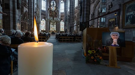 Die Trauerfeier fand in der Nürnberger Lorenzkirche statt. / Foto: Pia Bayer/dpa