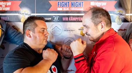 Sie wollen für den Bratwurst-Kampf in den Ring steigen: die Amateurboxer Hasan Arli und Kay Löwentraut. / Foto: Daniel Karmann/dpa