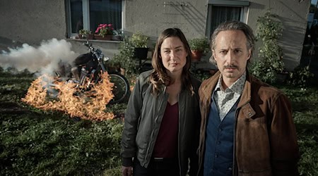Frederike Bader (Marie Leuenberger) und Ferdinand Zankl (Michael Ostrowksi) sind die Helden der Reihe. / Foto: Bernd Schuller/BR/ARD Degeto Film/Hager Moss Film GmbH/dpa