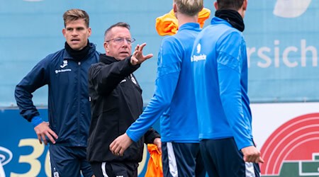 1860-Trainer Markus Kauczinski muss gegen Cottbus auf Abwehrchef Raphael Schifferl verzichten. (Archivfoto) / Foto: Peter Kneffel/dpa 1860-Trainer Markus Kauczinski muss gegen Cottbus auf Abwehrchef Raphael Schifferl verzichten. (Archivfoto) / Foto: Peter Kneffel/dpa