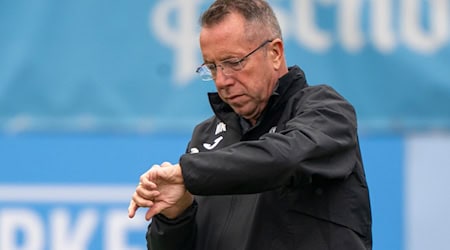 Für 1860 um den neuen Trainer Markus Kauczinski wird es Zeit für die Aufholjagd in der Tabelle. (Archivbild) / Foto: Peter Kneffel/dpa
