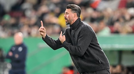 Sandro Wagner will gegen Dortmund die dritte Augsburger Niederlage der Woche vermeiden.  / Foto: Harry Langer/dpa Sandro Wagner will gegen Dortmund die dritte Augsburger Niederlage der Woche vermeiden.  / Foto: Harry Langer/dpa