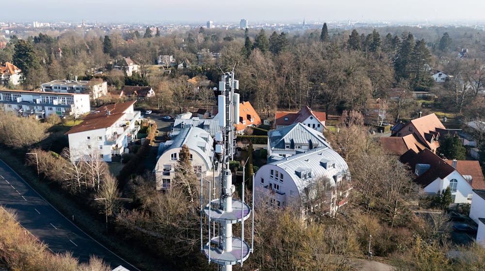 In Bayern gibt es längst nicht überall mobiles Internet. (Archivbild) / Foto: Daniel Karmann/dpa In Bayern gibt es längst nicht überall mobiles Internet. (Archivbild) / Foto: Daniel Karmann/dpa