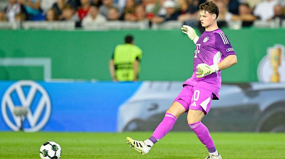 Bei der Rückkehr in seine Fußball-Heimat wieder im Tor des FC Bayern: Jonas Urbig. (Archivbild) / Foto: Uwe Anspach/dpa Bei der Rückkehr in seine Fußball-Heimat wieder im Tor des FC Bayern: Jonas Urbig. (Archivbild) / Foto: Uwe Anspach/dpa