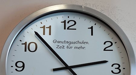 Bayern passt die Förderung für mehr Ganztagsplätze an Grundschulen an (Archivbild).  / Foto: Soeren Stache/dpa
