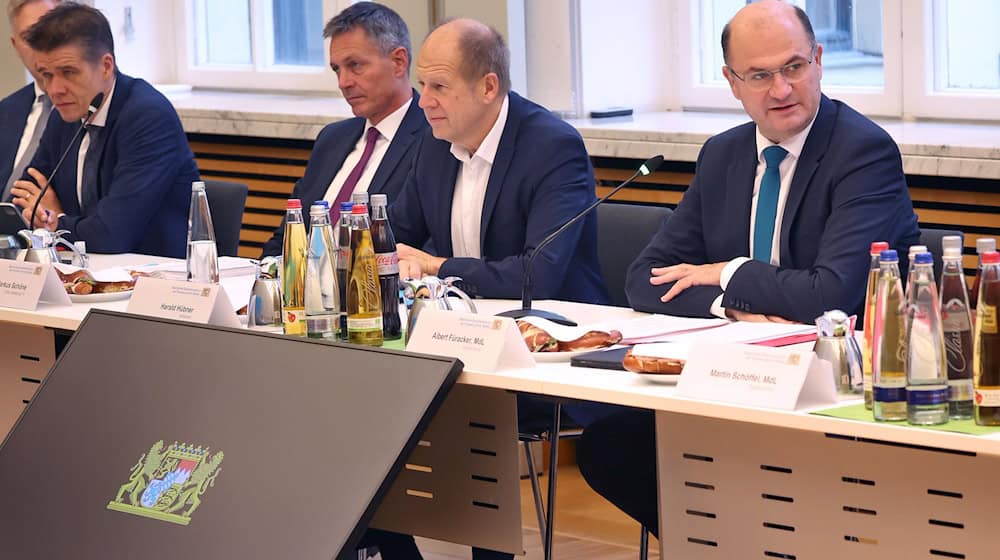 Der kommunale Finanzausgleich 2026 soll die teils dramatischen Haushaltssorgen in den bayerischen Kommunen lindern.  / Foto: Karl-Josef Hildenbrand/dpa Der kommunale Finanzausgleich 2026 soll die teils dramatischen Haushaltssorgen in den bayerischen Kommunen lindern.  / Foto: Karl-Josef Hildenbrand/dpa