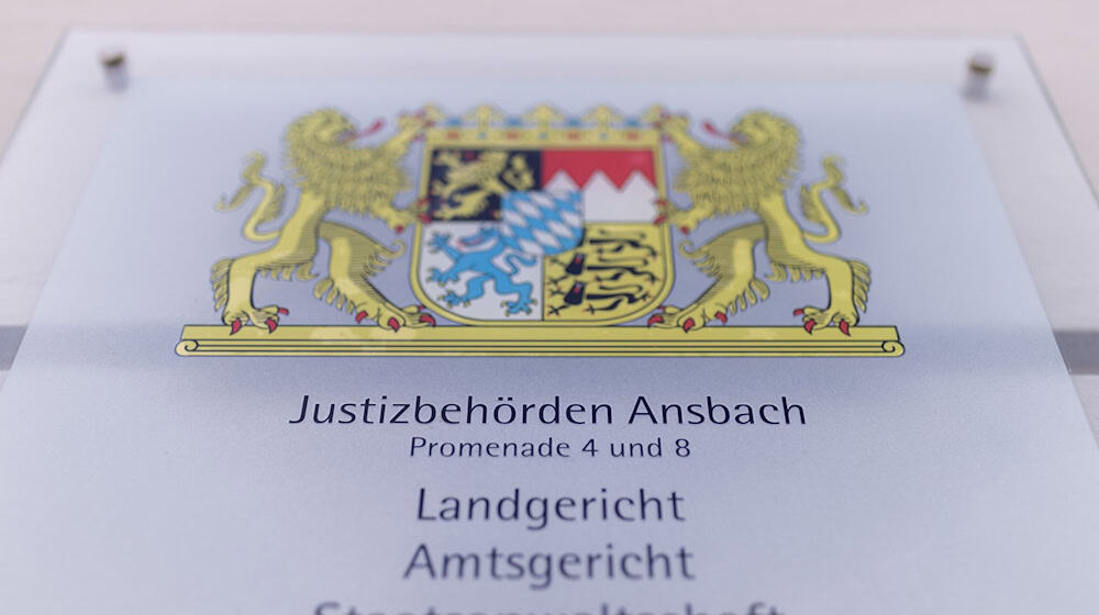 Bewährungsstrafen hat das Landgericht Ansbach im Prozess um den Versuch eines Auftragsmordes ausgesprochen. (Archivbild) / Foto: Daniel Karmann/dpa
