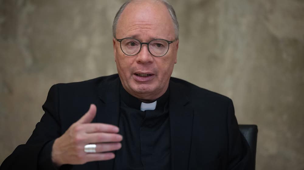 Bischof Ackermann bittet um Verzeihung (Archivbild) / Foto: Harald Tittel/dpa Bischof Ackermann bittet um Verzeihung (Archivbild) / Foto: Harald Tittel/dpa