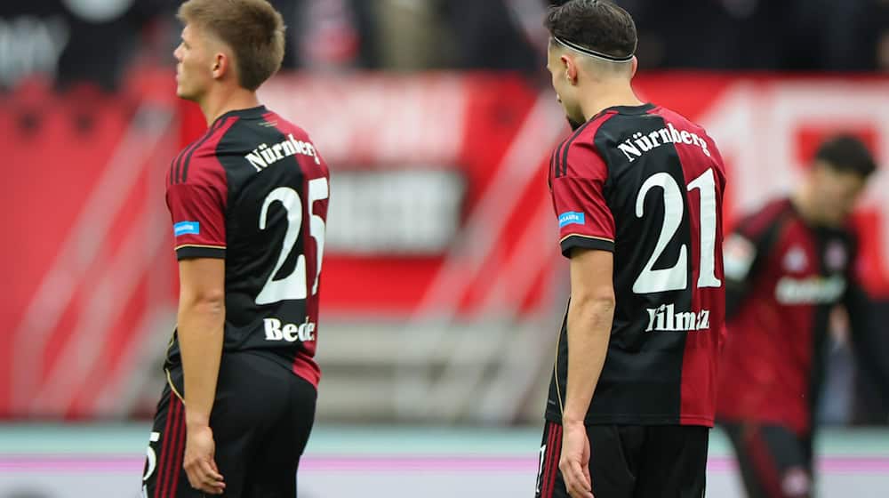 Für den 1. FC Nürnberg setzte es in der 2. Liga daheim gegen Kiel einen kleinen Dämpfer. / Foto: Daniel Karmann/dpa