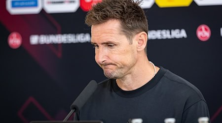 Schwierige Zeit als Nürnberger Trainer: Miroslav Klose. / Foto: Daniel Karmann/dpa