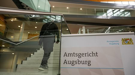 Vor dem Augsburger Amtsgericht ist ein Ex-Sportfunktionär wegen Untreue angeklagt. (Symbolbild)  / Foto: Stefan Puchner/dpa