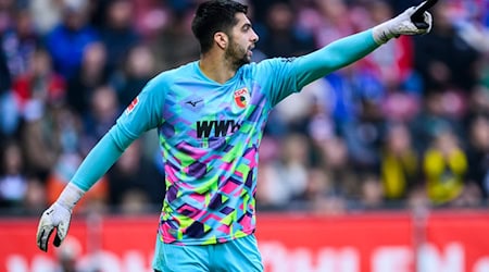 Steht im Pokal im Augsburger Tor: Ersatzkeeper Nediljko Labrovic. / Foto: Tom Weller/dpa