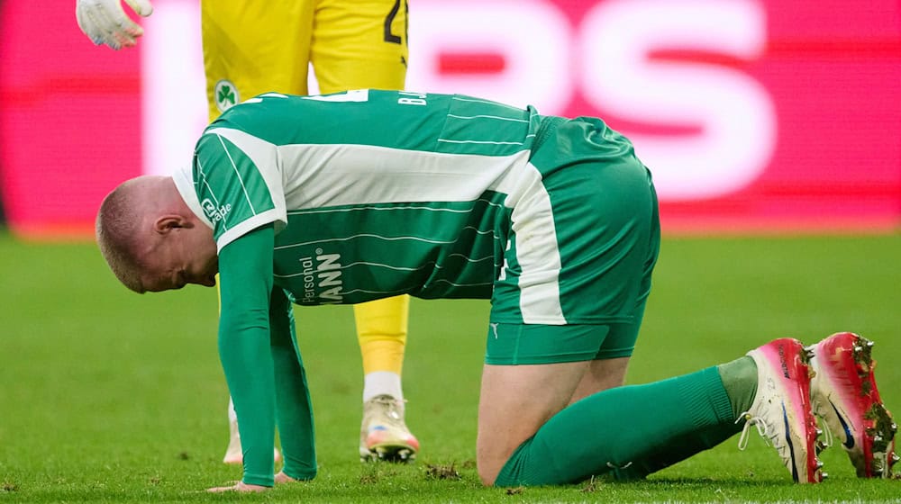 Brynjar Bjarnason droht als einer von mehreren Fürth-Profis gegen Hannover auszufallen. (Archivfoto) / Foto: Bernd Thissen/dpa