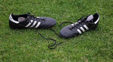 Nach einem Fußballspiel im Kreis Regensburg kam es zwischen einigen Spielern zu einer Auseinandersetzung. (Symbolbild) / Foto: Friso Gentsch/dpa Nach einem Fußballspiel im Kreis Regensburg kam es zwischen einigen Spielern zu einer Auseinandersetzung. (Symbolbild) / Foto: Friso Gentsch/dpa