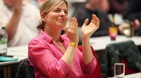 Landtagsfraktionschefin Katharina Schulze forderte von ihren Parteifreunden Optimismus und Kampfbereitschaft.  / Foto: Daniel Löb/dpa Landtagsfraktionschefin Katharina Schulze forderte von ihren Parteifreunden Optimismus und Kampfbereitschaft.  / Foto: Daniel Löb/dpa