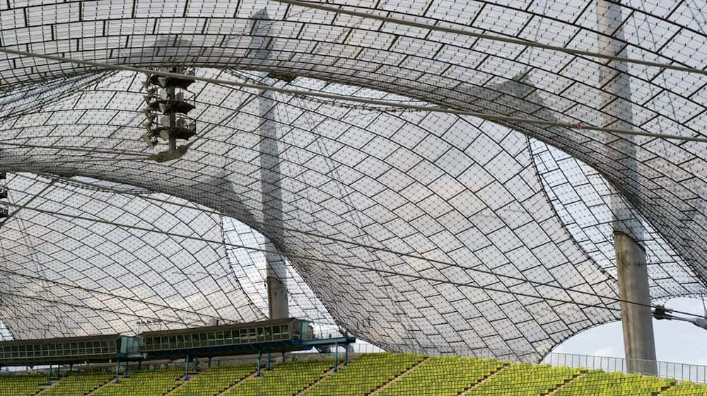 Das Zeltdach im Olympiapark ist in die Jahre gekommen und wird nun saniert. (Archivbild) / Foto: picture alliance / dpa