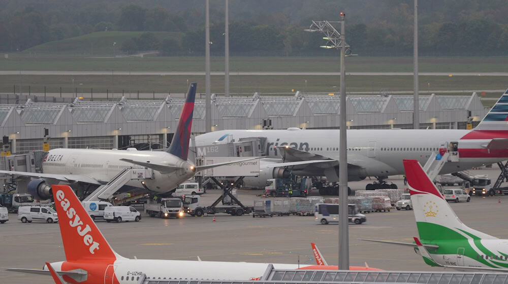 Drohnen unbekannter Herkunft hatten am Donnerstagabend, in der Nacht zum Freitag und am Freitagabend den Flugbetrieb am Flughafen München empfindlich gestört. / Foto: Enrique Kaczor/onw-images/dpa