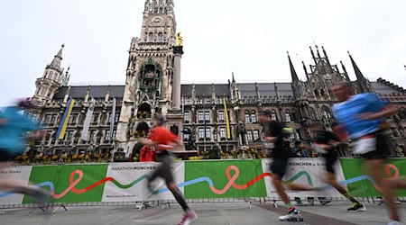 Der Münchner Marathon führte auch am Marienplatz vorbei. (Archivbild) / Foto: Felix Hörhager/dpa