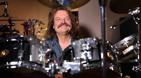 Vor 50 Jahren gelang dem Musiker und Produzenten Leslie Mandoki die Flucht aus dem kommunistischen Ungarn. (Archivbild) / Foto: Karl-Josef Hildenbrand/dpa